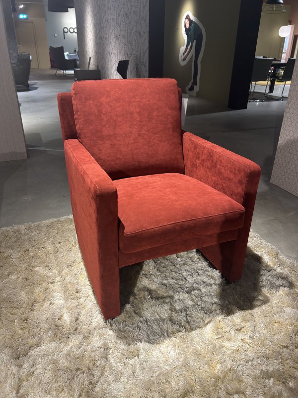 Timandra Fauteuil Open in Alcantara Shape Pompein Red | Evidence