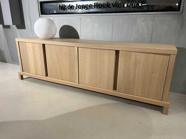 Van Rossum Lof Dressoir met 4 Draaiendeuren - Krijt