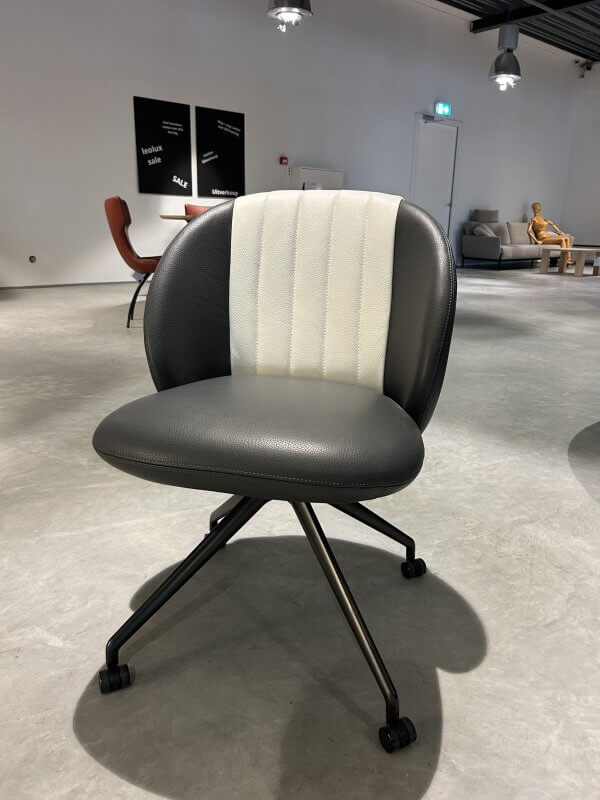 Set van 4 Leolux Baani Stoelen Zonder Armen Cruz - Leder Senso 3906 Ombra